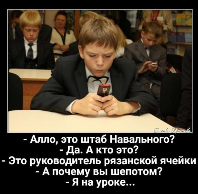 "Страна, которой нет" и "Полная дичь". Фото силовиков на фоне вывесок и надписей