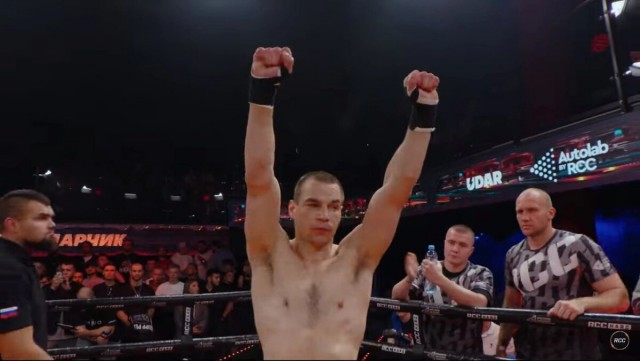 Боец ММА Александр Ларкин избил туриста в аэропорту Внуково