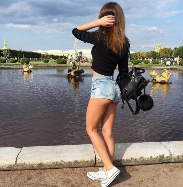 Красивые девушки в шортиках