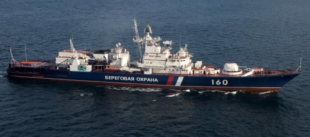 Корабль Береговой охраны завалился на бок в Петропавловске-Камчатском