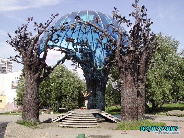 Необычные памятники