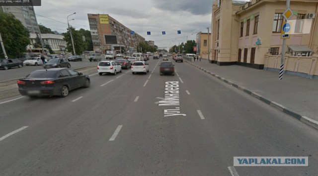 Кто должен уступить дорогу и почему?
