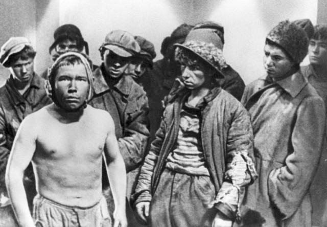  Почему русские мужчины называют друг друга «пацанами»?