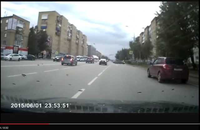 Подбила велосипедиста! И уверена, что полностью права!