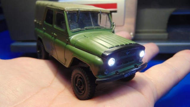 Микро RC модель УАЗ-469 полный привод и дым из глушителя