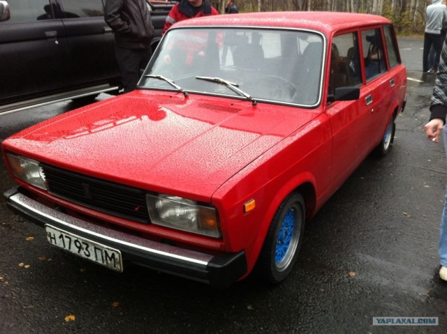 Ухоженная машина и владелец с прямыми руками