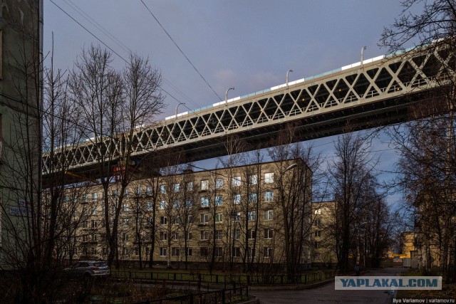 В Италии рухнул автомобильный мост, десятки людей погибли.