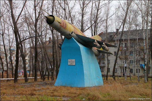 Заброшенный ракетный арсенал бывшего военного аэродрома "Кулон" в Переяславке