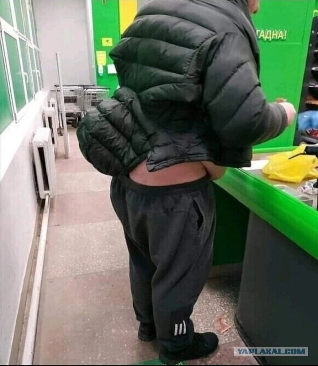 Новая модель Баленсиага - куртка с жопашоном!⁠⁠