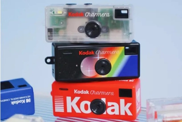 Спасаясь от банкротства, Kodak выпустила 30-граммовую 30-долларовую ностальгическую фотокамеру Charmerа