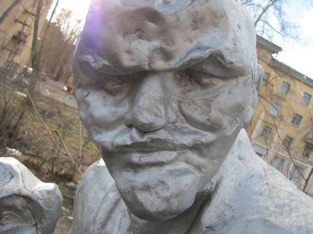 Памятник «Семья солдата СВО» не понравился жителям Троицка