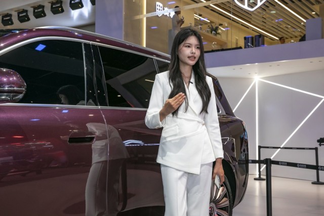 Девушки с выставки "Пекинский автосалон 2026"