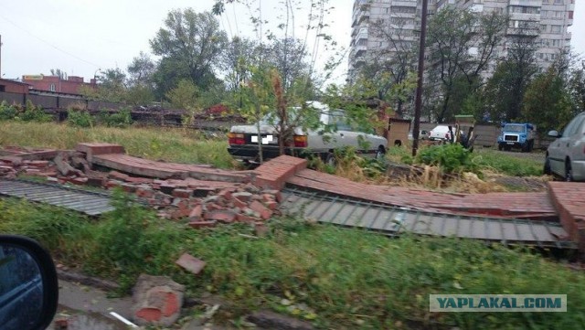 В Ростовской области бушует ураган