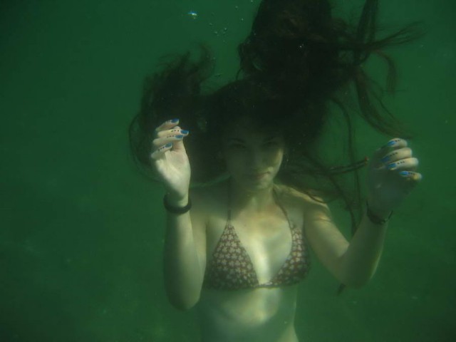 Девочки разные под водой 