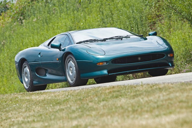 10 самых дорогих автомобилей аукциона Mecum за 2022 год.