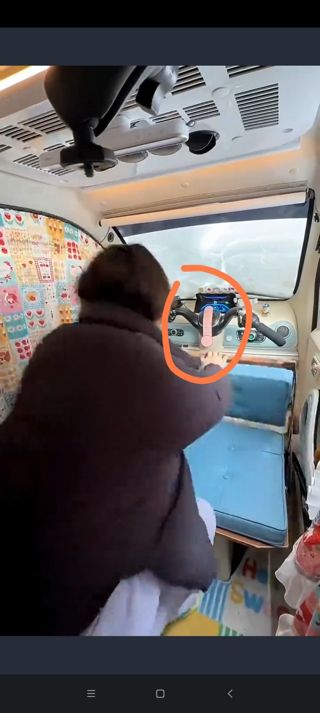 Как живёт лягушонка в коробчонке