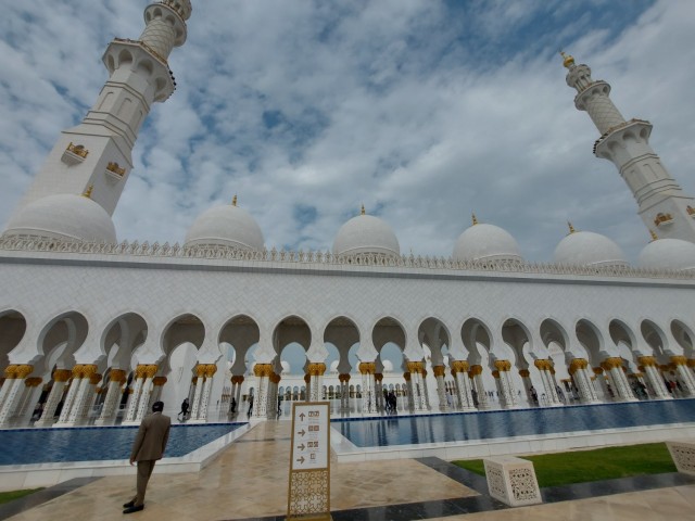 Дубайск в декабре