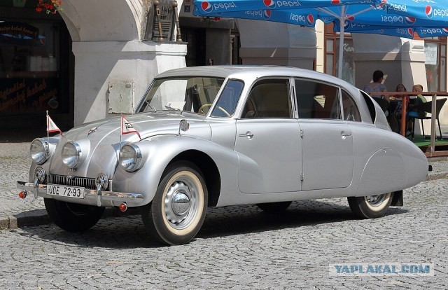 TATRA 603: Секретный лимузин, который прятали от всего мира