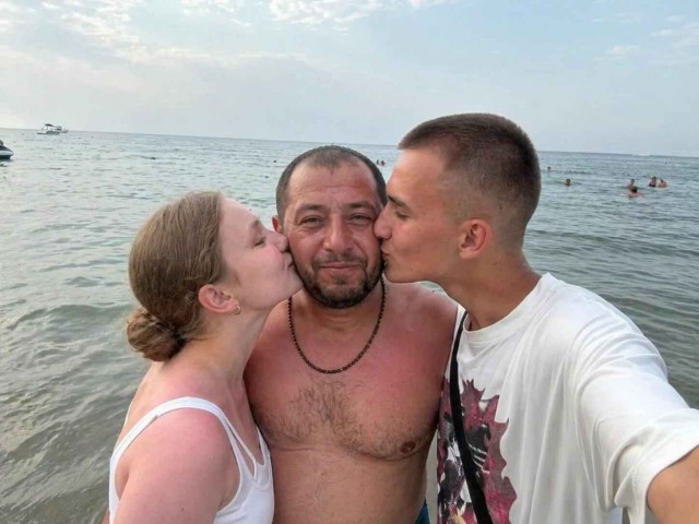 «Уберите, пожалуйста, мужика сзади»