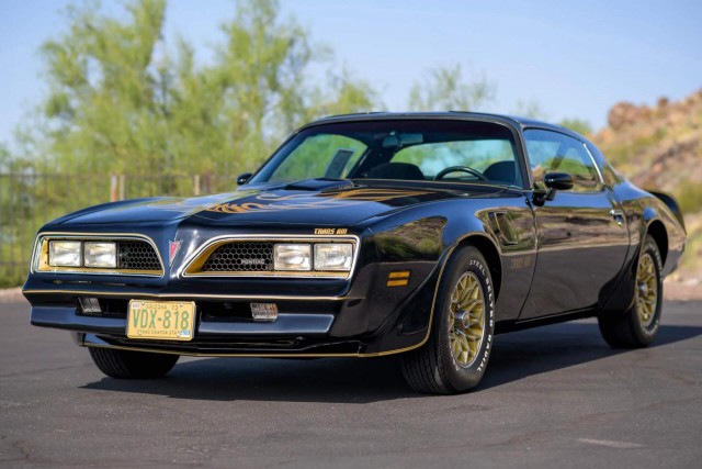 1977 Pontiac Firebird Trans Am Y82. Автопятница №147