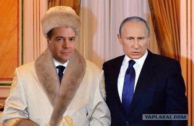 Пользователи соцсетей высмеяли Олланда за фото