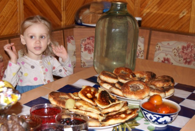Всё работаешь? А вспомни, как ты был молод и свободен!