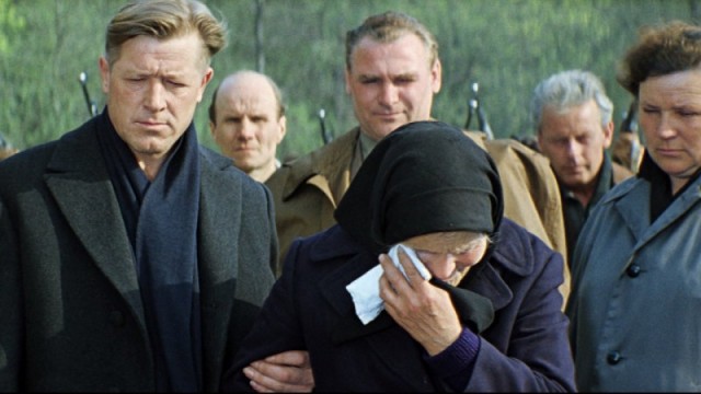"Спасибо вам! За Победу и за "Белорусский вокзал": как фильм Смирнова спасли слезы Брежнева