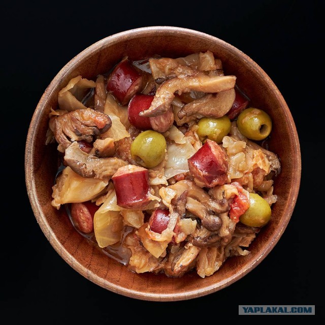 Капуста тушеная с колбасками
