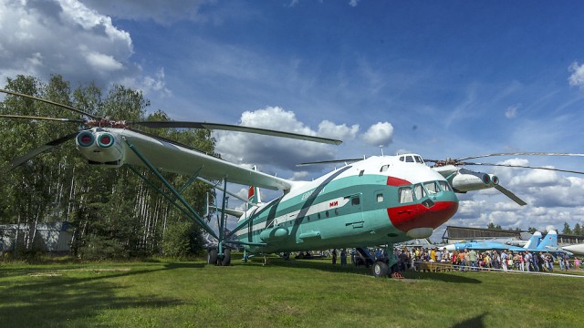 Вертолёт-рекордсмен В-12 и суперсоник Ту-144