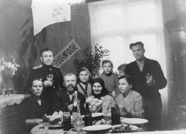 Застолье по-советски