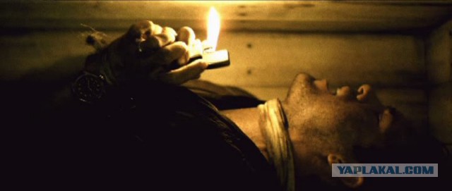 Бобслеист Джонни Куин застрял в лифте.