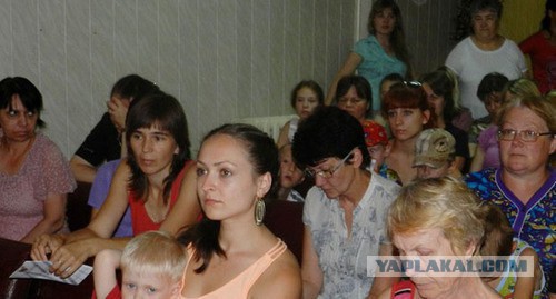 "Мы что сюда приехали в очереди стоять"