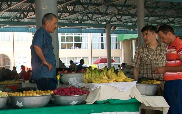 Сегодня на Фархадском базаре в Ташкенте