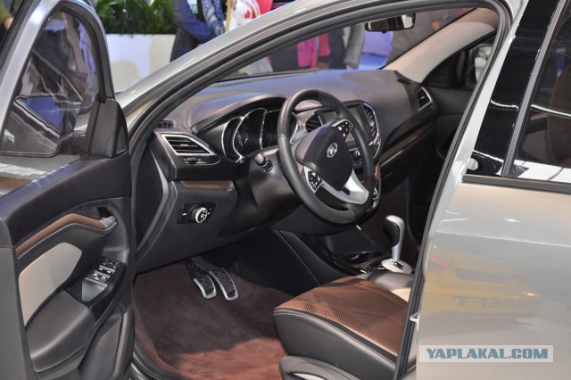 Салон серийной Lada Vesta рассекретили
