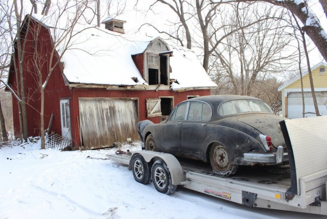 Купил дом, а в сарае обнаружил уникальный Jaguar Mk II из первой выпущенной тысячи