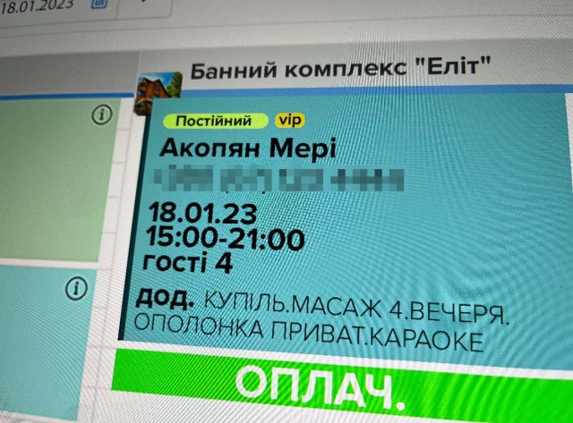 В Броварах под Киевом рядом детским садом упал вертолет.