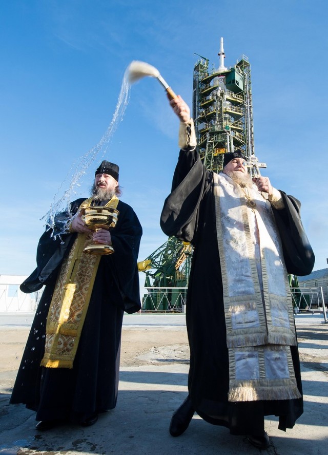 Прикольные и просто красивые картинки 11.04.2023: с Днём Космонавтики, друзья!