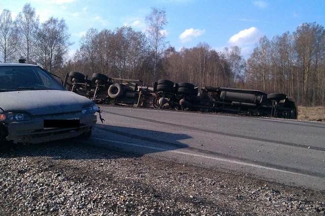 Пьяный водитель тягача спровоцировал ДТП ...