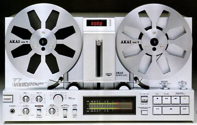 AKAI 77
