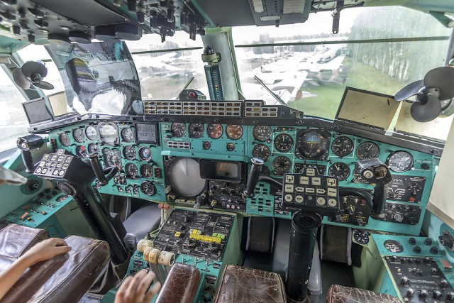Вертолёт-рекордсмен В-12 и суперсоник Ту-144