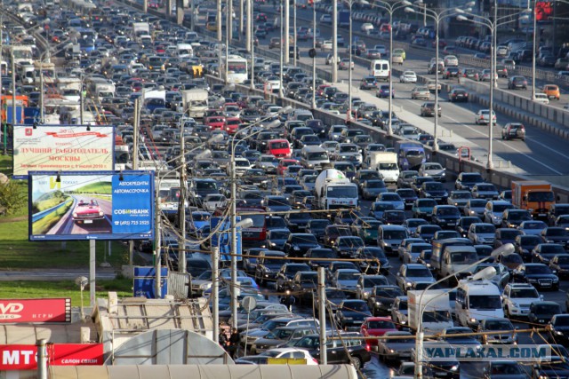 Средняя московская зарплата приблизилась к сумме с пятью нулями