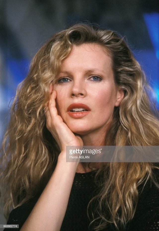 Сексуальная и соблазнительная звезда 90-х — Kim Basinger