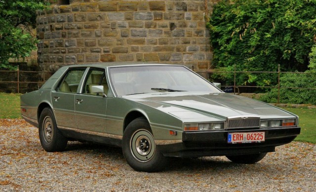 Aston Martin Lagonda: компьютер на колесах, или машина будущего, отправленная в прошлое