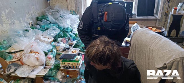 В Рязанской области за призывы к свержению власти задержали мужчину, который устроил из своей квартиры мусорку