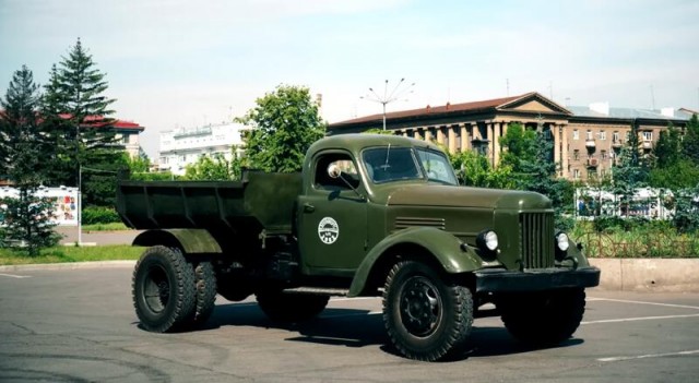 Советский самосвал 50-х ЗИС-585: для строек и сельского хозяйства