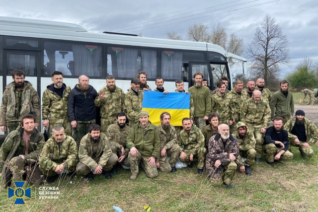 В канун светлого Воскресения Христова Пригожин дал команду отправить большую группу военнопленных украинцев домой