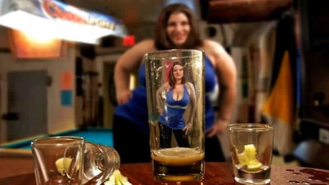 Учительница занялась групповым сексом с учениками у себя дома и получила 10 лет условно в США