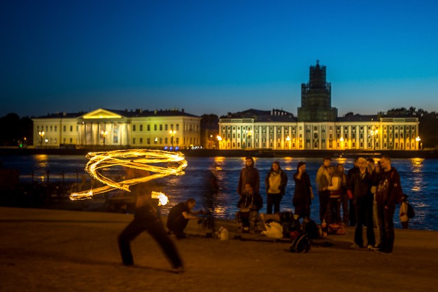 Белые мосты и разводные ночи