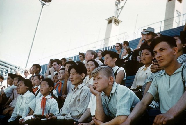 Цветные фотографии повседневной жизни в Ленинграде, 1958 год