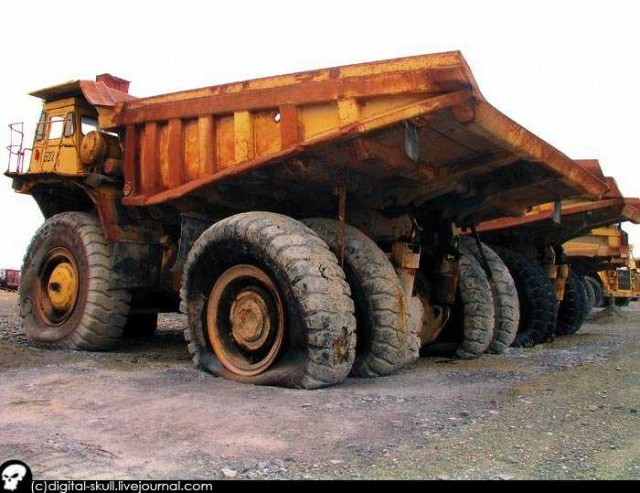 Тракторы, эксковаторы, грузовики